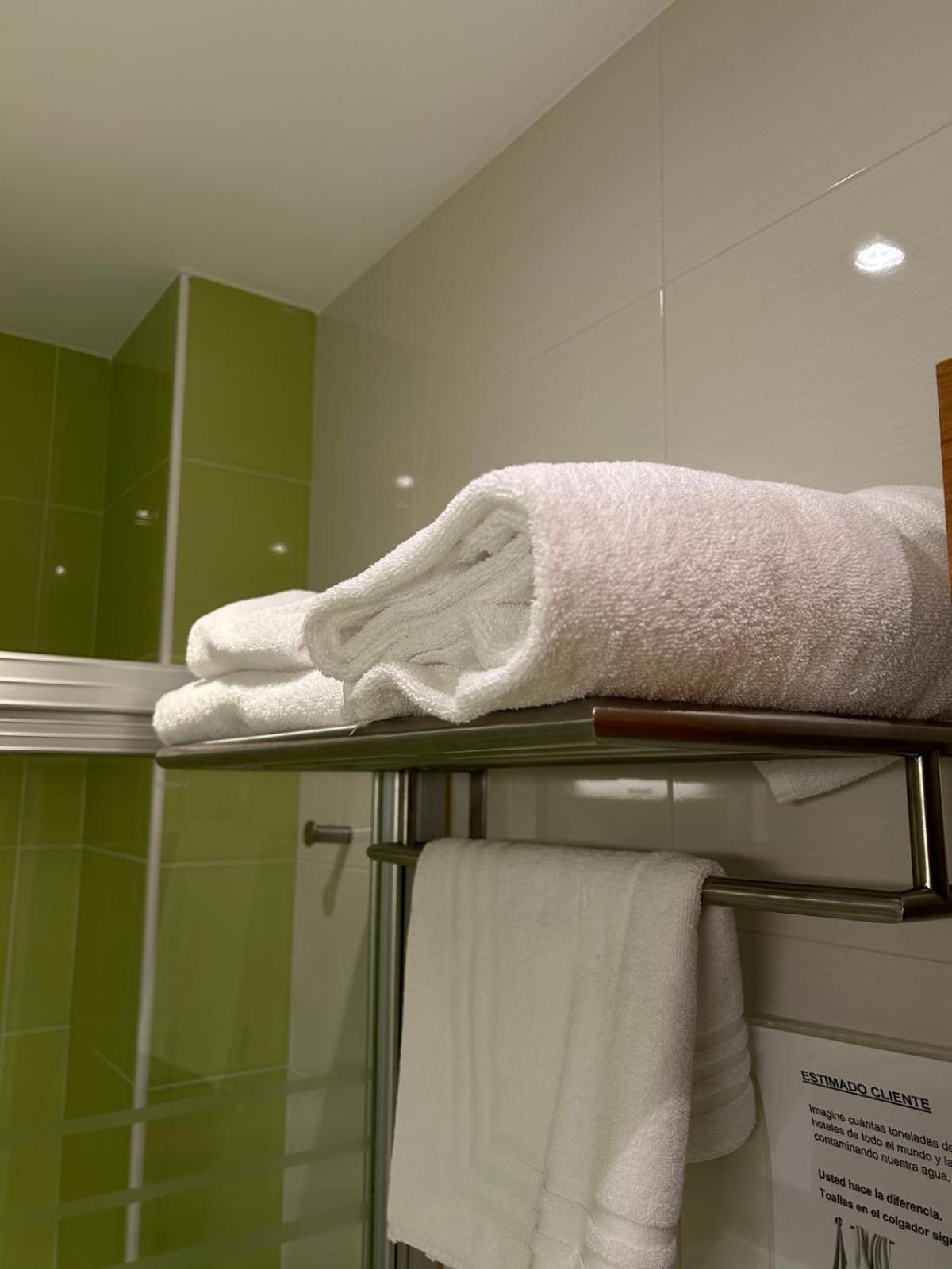 Hostal Aralar Aizoáin Екстериор снимка