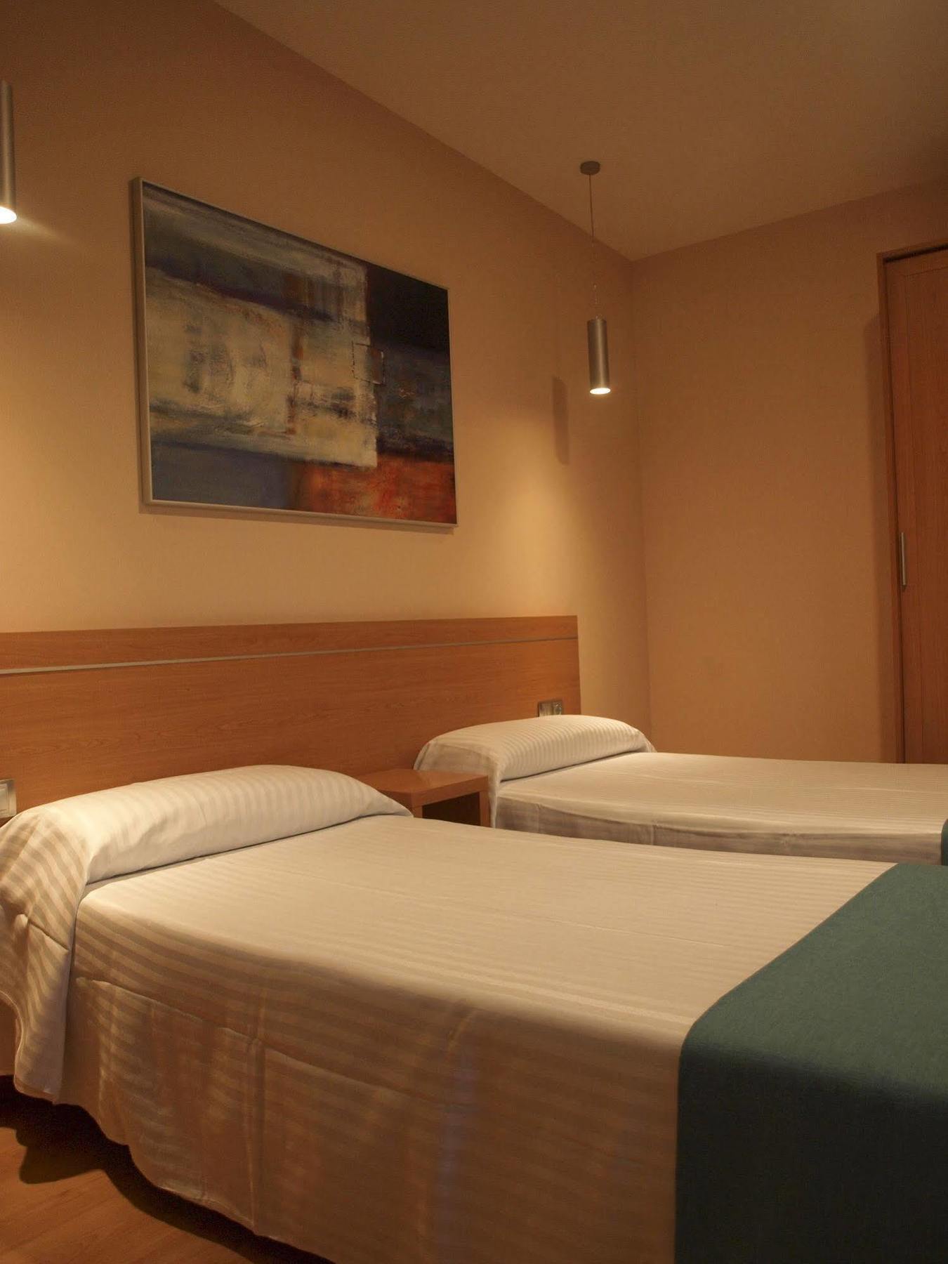 Hostal Aralar Aizoáin Екстериор снимка