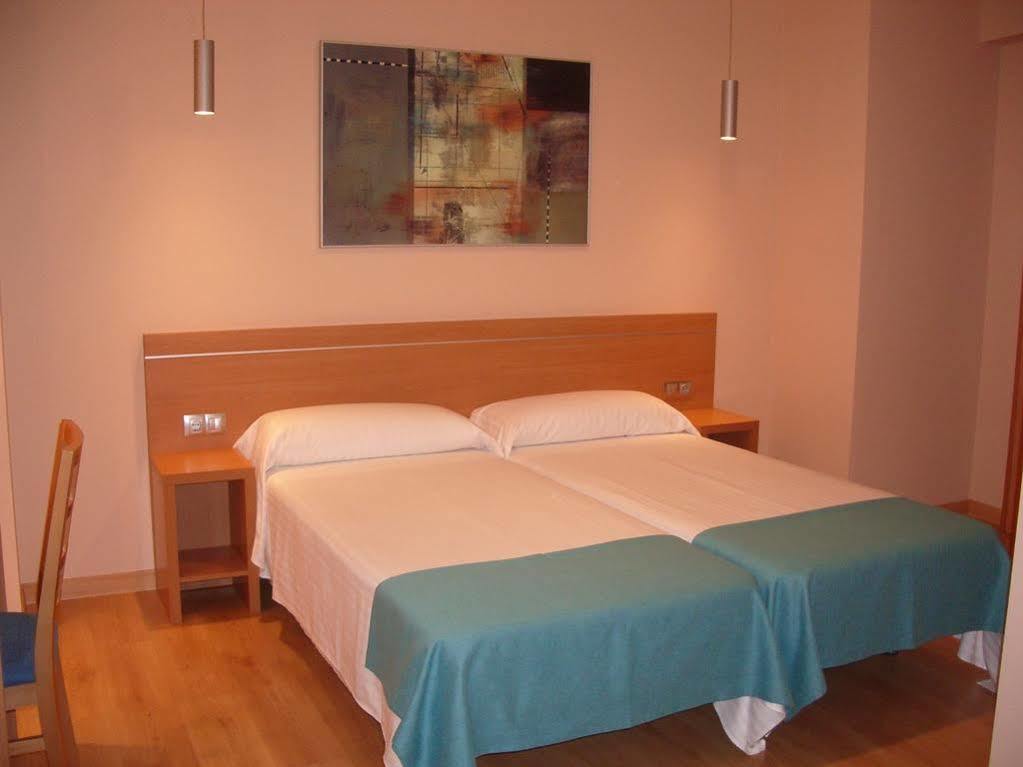 Hostal Aralar Aizoáin Екстериор снимка